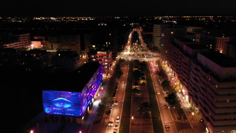 Port-Marianne-Bei-Nacht-Luftaufnahme-Montpellier-Verkehr-Nachtlichter